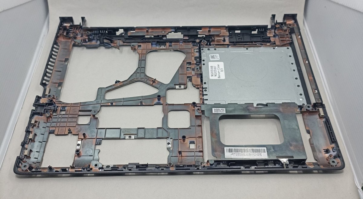 Replacement Outer Bottomcase for Lenovo G40 - 70 WL | Gigahertz